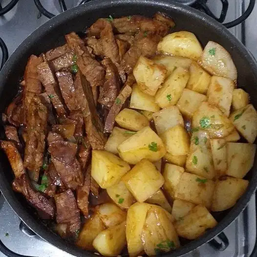Air fryer Garlic Butter Steak and Potatoes Skillet