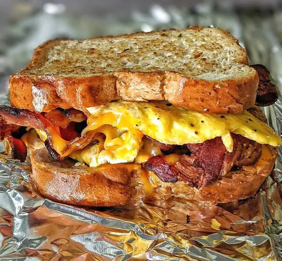 bacon egg sandwich in air fryer