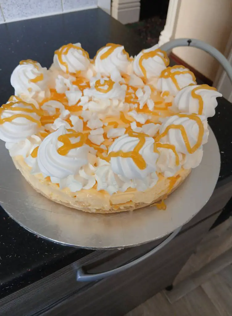 Lemon meringue cheesecake