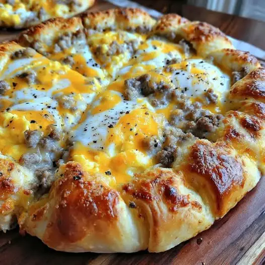 Sausage Gravy Breakfast Pizza