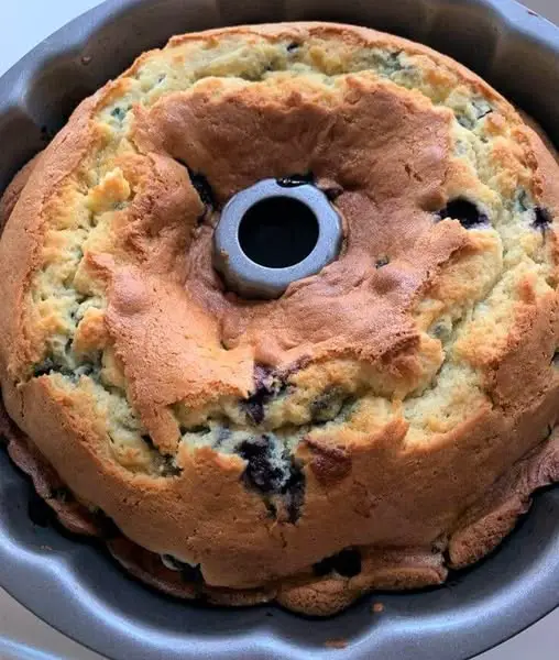 sour cream blueberry coffee cake