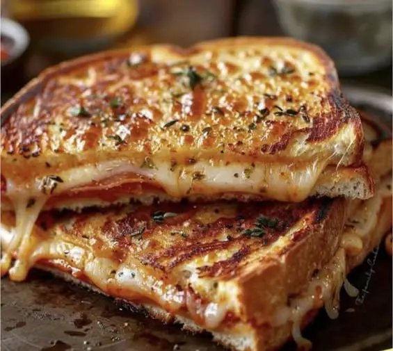 PIZZA GRILLED CHEESE