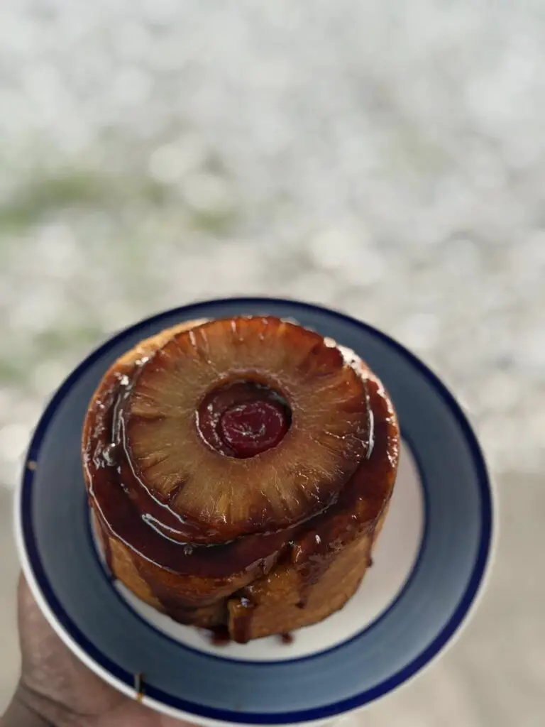 pineapple upside down cinnamon rolls
