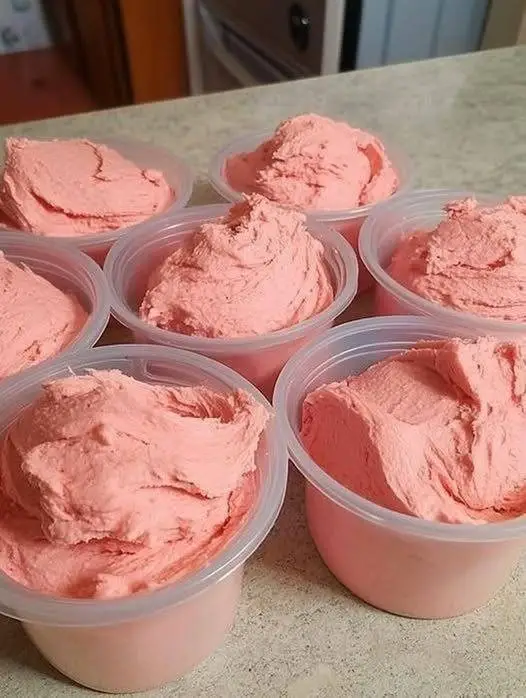 Creamy Strawberry Frozen Delight Recipe
