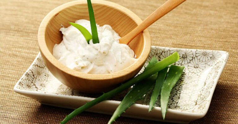 Aloe-Castor Mask